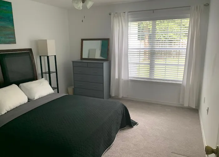 Holiday home Charming 2 Bdr 1 Bath Fenced Byard N Pet Friendly Close To Bases *